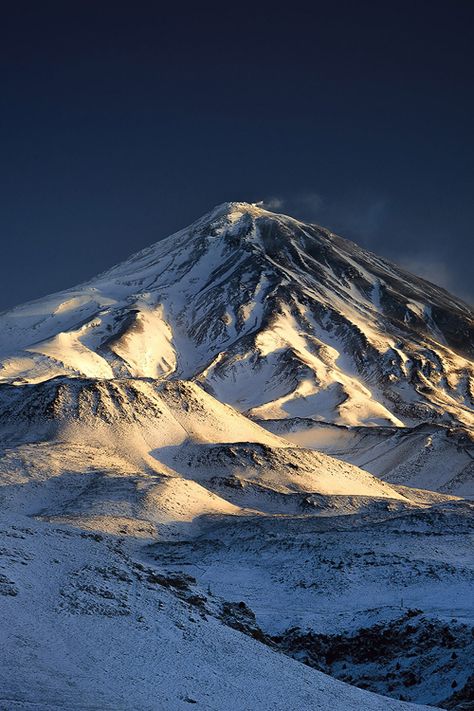 Damavand Mountain, Mount Damavand, Iran Nature, Mountain Design, Picture Places, Mountain River, Mountain Designs, Fresh Flowers Arrangements, Mountain Lake