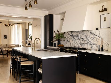 kitchen Black Coastal Kitchen, Nero Marquina Kitchen, Quiet Luxury Interior Design, Parisian Kitchen Design, House Seven Design, Brownstone Kitchen, White And Black Kitchen, Townhouse Kitchen, Nyc Kitchen