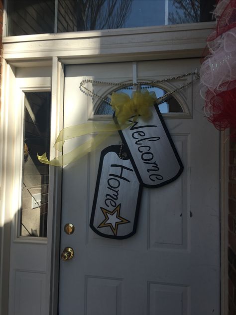 Welcome Home Dog Tags - or  adjust for a wreath, etc. Soldier Welcome Home Party, Welcome Home Soldier Party Ideas, Welcome Home Soldier Sign, Welcome Home Party For Military, Welcome Home Marine Party, Yellow Ribbon Deployment Military, Army Welcome Home Party Ideas, Marine Welcome Home Party, Military Homecoming Decorations