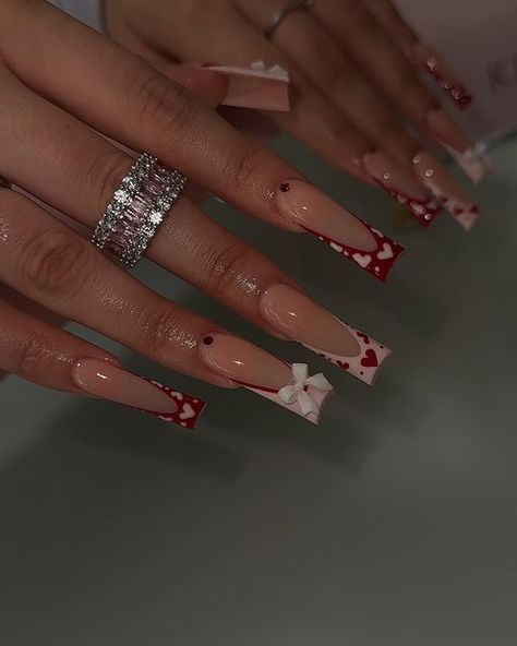 𝑳𝒊𝒄𝒆𝒏𝒔𝒆𝒅 𝑵𝒂𝒊𝒍 𝑨𝒓𝒕𝒊𝒔𝒕 | 𝑭𝒓𝒆𝒔𝒏𝒐, 𝑪𝑨 on Instagram: "I’m in love with this vday set ♥️🎀 • • • • #nails #nailsoftheday #nails💅 #nailsonfleek #nailsdesign #nailsart #nailstyle #nailsofinstagram #nailsoftheday #nailsnailsnails #nailsdesign #nailsart #nails2inspire #nailsdid #nails💅 #nailsinspiration #longnails #rednails #swarovskinails #marblenails #taperednails #coffinnails #nailsupply #nailsupplies #559 #fresno #559nails #fresnonails #559nailtech #frenonailtech" Long Red Nails, Green Acrylic Nails, Acrylic Nail Shapes, Swarovski Nails, Red Acrylic Nails, Super Cute Nails, Diy Acrylic Nails, Stylish Nails Designs, Long Acrylic Nail Designs