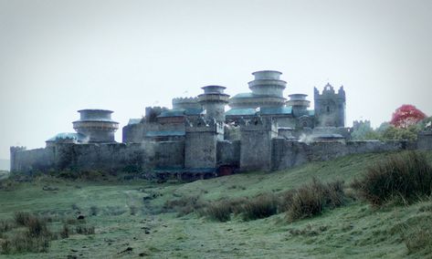 Game of Thrones fans will soon be able to visit the real-life Westeros as filming locations in Northern Ireland will open to the public in 2019. Westeros Castle, Winterfell Art, Game Of Thrones Winterfell, Winterfell Castle, Game Of Thrones Castles, Katherine Petrova, Game Of Thrones Locations, Eddard Stark, The Winds Of Winter