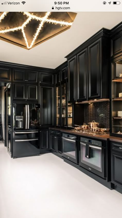 Black Kitchen Ideas, Dark Masculine, Gothic Interior Design, House Beautiful Kitchens, Gothic Kitchen, Condo Remodel, Dream Kitchens Design, Black Kitchen Cabinets, Luxury Kitchen Design