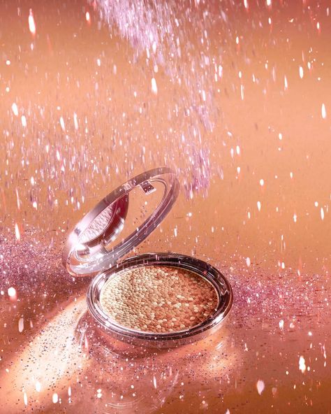 @ciatelondon: “Sunday Shimmer ✨ get the #Ciate glow with our #Confetti Highlighter 💫 ​” Makeup Wallpapers, Holiday Fragrance, Glitter Pigment, Makeup Bronzer, Object Photography, Holistic Beauty, Glam And Glitter, Cosmetics Photography, Beauty Art Drawings