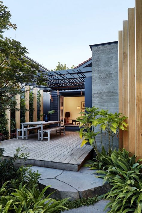 Kawaii Platypii Residence by Splinter Society - Australian Architecture Japanese Inspired Home, Californian Bungalow, Folding Glass Doors, California Bungalow, Pergola Design, Bungalow Style, Australian Architecture, Pergola Designs, Design Jobs