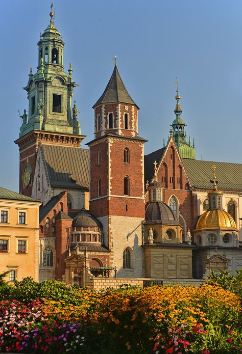 Cracow Aesthetic, Krakow Aesthetic, Wawel Cathedral, Wawel Castle, European Aesthetic, Poland Travel, Krakow Poland, Krakow, Pretty Places