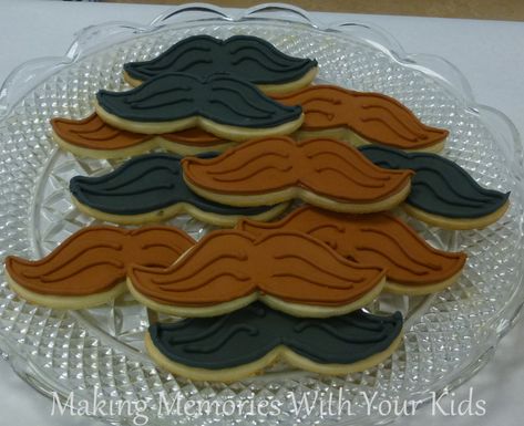 Mustache Cookies Decorated, Hamster Party, Mustache Cookies, Mustache Birthday Party, 9th Birthday Party, Cookie Bouquets, Mustache Birthday, Sweat Treats, Fatty Foods