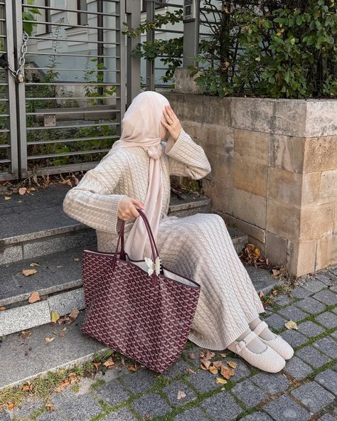 maxi dress is always a good idea🤭🍂 Modest outfits , ootd, fall fashion, maxi dress, autumn fashion, hijab fashion , outfit check, outfit inspo, modest fashion Outfit Inspo Modest, Check Outfit, Ootd Fall, Outfit Check, Dress Autumn, Fashion Hijab, Fashion Outfit, Modest Outfits, Hijab Fashion