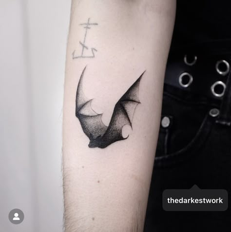 Dr Tattoo, Bats Tattoo Design, Minimalist Tattoo Ideas, Flying Tattoo, Goth Tattoo, Bat Tattoo, Crow Tattoo, Greek Tattoos, Gothic Tattoo