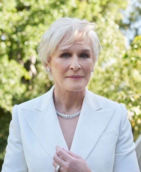 Glenn Close, Light Spring, Aging Beautifully, Short Hair Cuts For Women, Beautiful Eyes, American Actress, Celebrities Female, Famous People, Short Hair Cuts