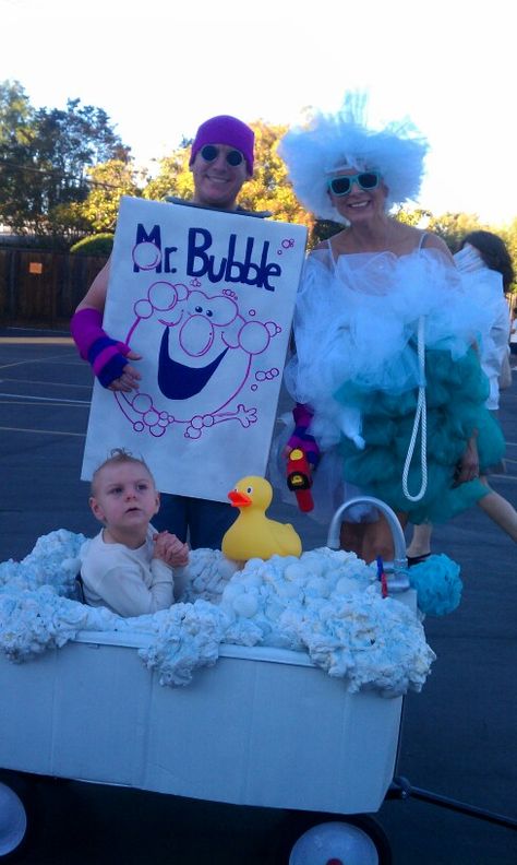 Soap Costume, Trunk Or Treat Bathtub, Rubber Ducky Costume, Bathtub Wagon Costume, Wagon Costume, Parade Float Decorations, Cute Baby Costumes, Baby Girl Halloween Costumes, Baby Girl Halloween