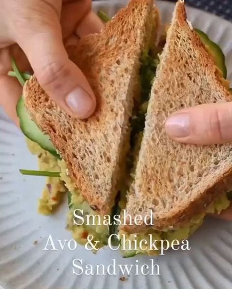 Chickpea And Avocado, Vegan Lunch Recipe, Avocado Sandwich Recipes, Seeded Bread, Chickpea Sandwich, Avocado Sandwich, Healthy Plant Based Recipes, Plant Based Cookbook, Vegan Lunch Recipes