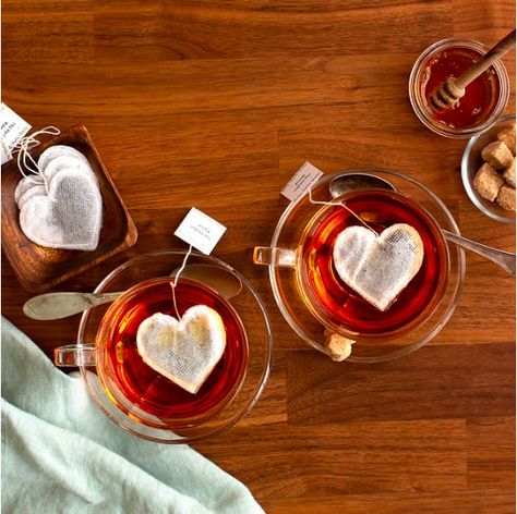 These Heart-Shaped Tea Bags Are the Cutest Tea Advent Calendar, Tea Wedding, Tea Wedding Favors, Berry Tea, Tea Gift Sets, Uncommon Goods, Best Wedding Favors, Best Valentine's Day Gifts, Organic Green Tea