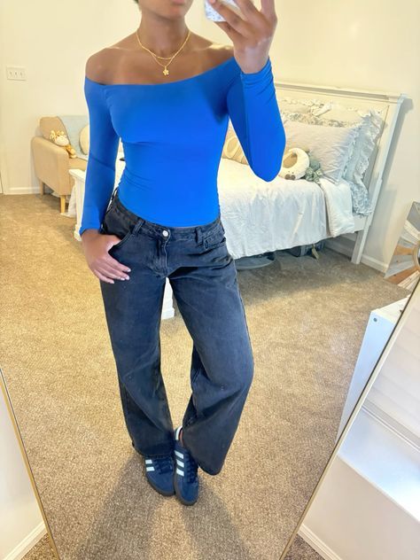 Cobalt Blue Top Outfit, Royal Blue Outfit Ideas Casual, Royal Blue Shirt Outfit, Royal Blue Top Outfit, Blue Shirt Outfit, Blue Top Outfit, Cobalt Blue Top, Royal Blue Outfits, Royal Blue Shirts