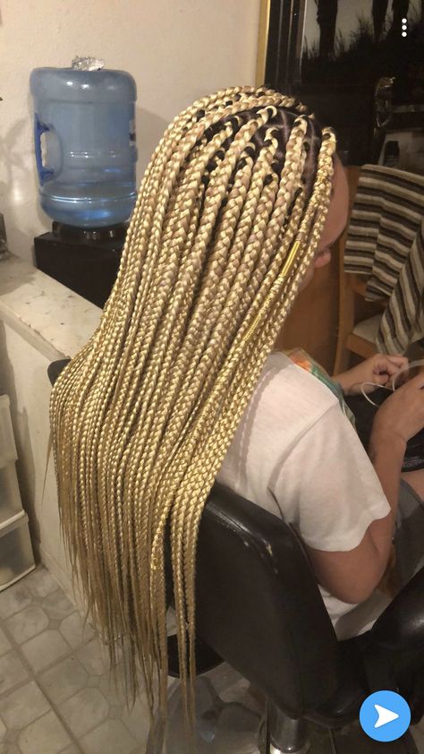 Blonde And White Braids, Box Braids Blonde, Braids Bangs, White Braids, Braided Bangs Hairstyles, Box Braids Pictures, Colored Box Braids, Small Box Braids, Cute Box Braids