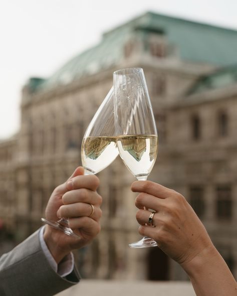 Cheers to 10 years 🥂✨ (with early morning champagne in Vienna's empty streets) The last photo is probably my favorite 🫶🏻 #couplephotography #coupleshoot #vienna #viennaphotographer #anniversary #champagne Champagne Photoshoot, Poses Fun, Restaurant Wedding, Couple Shoot, Early Morning, Wedding Portraits, Couple Photography, Pre Wedding, Vienna