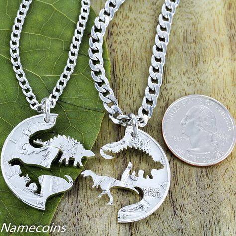 Dinosaur Necklaces, Necklaces For Best Friends, Pichu Pokemon, Small Diy Gifts, Best Friends Gifts, Jewellery Chain, Dinosaur Jewelry, Gifts Forbest Friend, Dinosaur Necklace