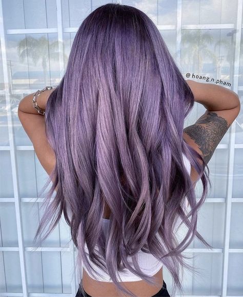 Grey Hair Color Silver, White Hair Color, Vivid Hair Color, Bold Hair Color, Dark Hair With Highlights, Lavender Hair, Beautiful Hair Color, Mom Hairstyles, Hair Color Purple