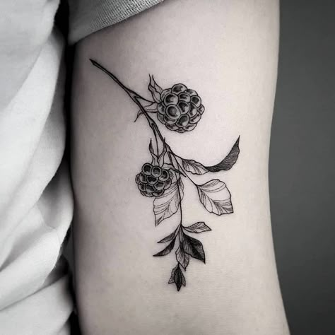 Blackberry Tattoo, Octopus Tattoo Sleeve, Fruit Tattoo, Autumn Tattoo, Forearm Tattoo Design, Floral Tattoo Sleeve, Botanical Tattoo, Tattoo Designs And Meanings, Inspiration Instagram