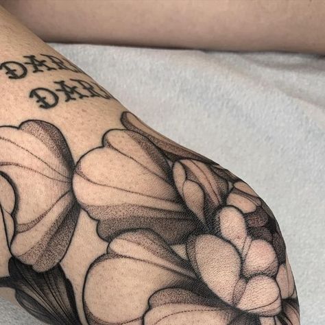 Tattoo Knee, Books Open, Cool Shapes, Large Scale Floral, Tough As Nails, Side Tattoos, For My Friend, Realism Tattoo, Tattoo Idea