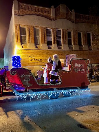 Christmas Parade Floats, Christmas Float, Christmas Float Ideas, Parade Float, 2022 Christmas, Christmas Parade, Have A Good Weekend, Our Town, Our First Christmas