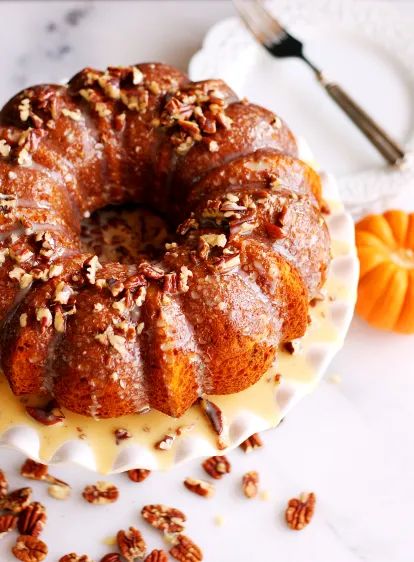 Pumpkin Pecan Cake with Pecan Glaze - Simple, Sassy and Scrumptious Praline Sauce Recipe, Sock It To Me Cake Recipe, Comfort Baking, Pecan Glaze, Sweet Potato Pound Cake, Praline Sauce, Jar Desserts, Sugared Pecans, Pecan Cake