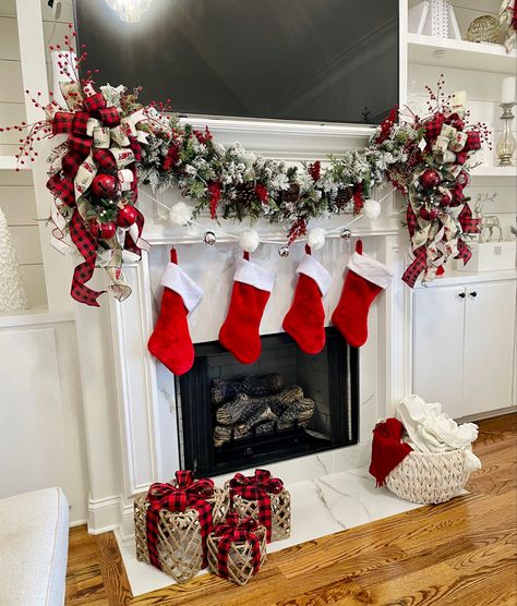 Christmas Chimney Decoration Ideas, Christmas Decor For Chimney, Christmas Stockings On Mantle, Christmas Decor Chimney, Christmas Decor Ideas Chimney, Chimney Christmas Decor Fireplaces, Chimney Decor Christmas, Chimney Xmas Decor Fireplaces, Decorating Fireplace For Christmas