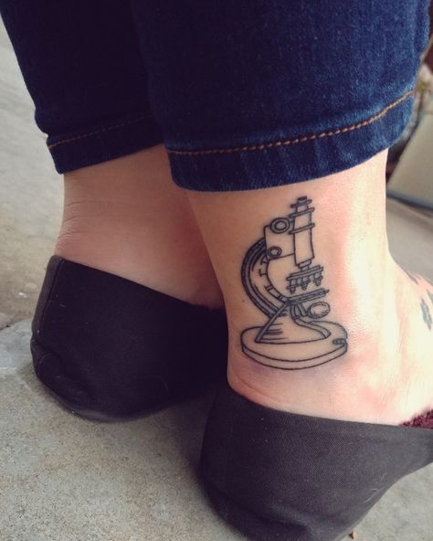 Microscope Tattoo, Microbiology Tattoo, Side Body Tattoo, Science Tattoo, Science Tattoos, Science Rules, Body Tattoo, Stem Science, Ankle Tattoo