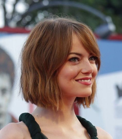 Emma Stone Bubble Bob Haircut 2024, Emma Stone Hair, Long Fingers, Connie Britton, Stone Ideas, Wavy Bob Haircuts, Long Face Hairstyles, Wavy Bob Hairstyles, Super Hair