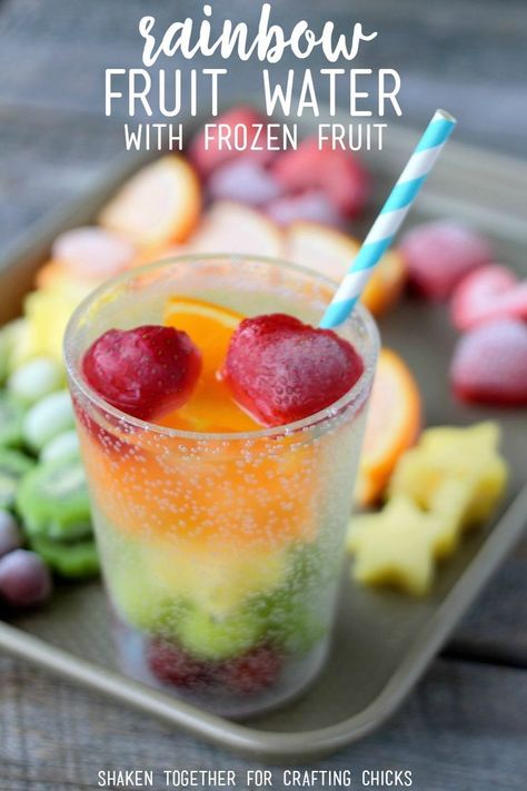 Quinceanera Treats, Fruit Mixed Drinks, Frozen Fruit Snacks, Party Punches, Drinks Nonalcoholic, Jar Desserts, Fruit Infused Water Recipes, Clean Meals, Flavored Water Recipes