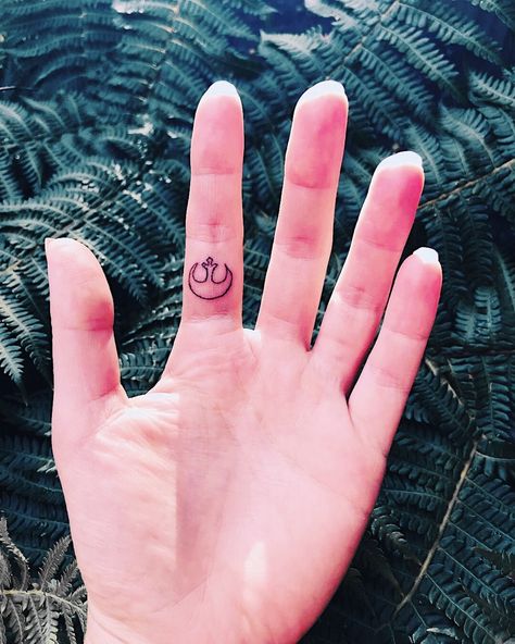 Tiny Star Wars Tattoo Ideas, Star Wars Tiny Tattoo, Dainty Star Wars Tattoo, Subtle Star Wars Tattoo, Small Star Wars Tattoo, Star Wars Logos, Star Wars Makeup, Venus Tattoo, Solo A Star Wars Story