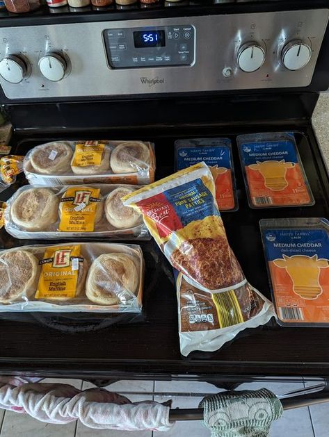 Cheap dump meals ideas Aldi Kids Lunch Ideas, Aldi Freezer Meals, Cheap Breakfast Meal Prep, Cheap Aldi Meals, Easy Aldi Meals, Cheap Bulk Meals, Aldi Meal Ideas, Walmart Meals, Dollar Tree Meals