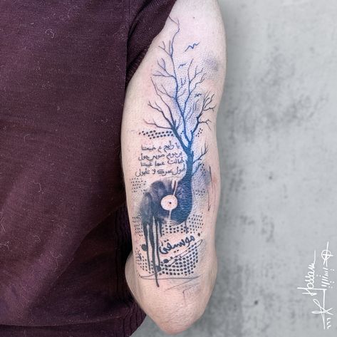 Dani is Lebanese and he is in love with the Lebanese folklore music, “Azar Habib - ya rayeh” https://youtu.be/t9HHSUsjjLA The lyrics in arabic, and the world “music” in arabic as well underneath the vinyl.. #graphictattoo #musictattoo #lebanesefolklore #amsterdamtattoo #beiruttattoo #arabictattoo Lebanese Folklore, Graphic Tattoos, Amsterdam Tattoo, Arabic Tattoo, Watercolor Graphic, Music Tattoo, Leg Tattoo, Tattoo Parlors, In Arabic