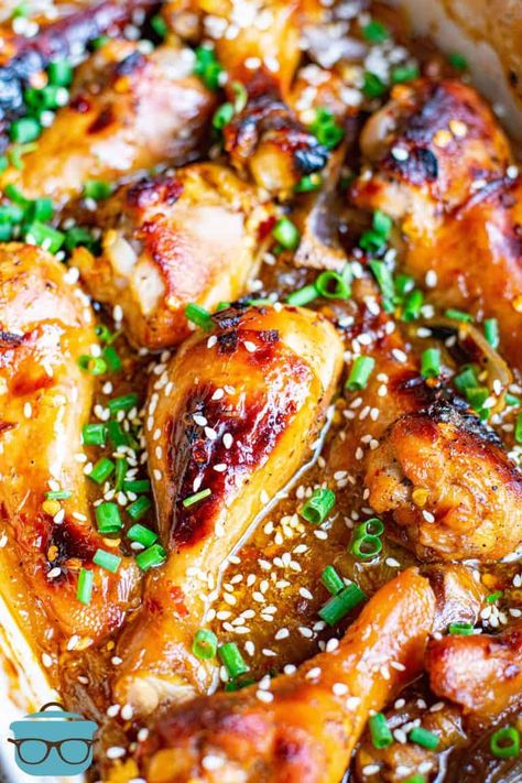 Marinated to pure deliciousness, this recipe for Honey Garlic Baked Drumsticks is mouthwatering, easy and will feed the whole family! Baked Drumsticks, Baked Honey Garlic Chicken, Garlic Baked, Drumstick Recipes, Chicken Drumstick Recipes, Cooking Bread, Country Cook, The Country Cook, Honey Chicken