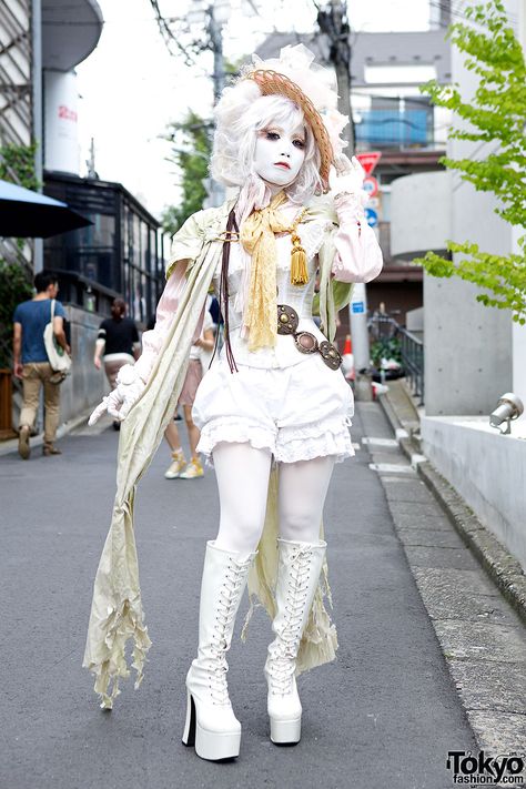 We were happy to see Japanese shironuri artist #Minori on the street in Harajuku recently. Her look here features handmade and resale items including a polka dot dress, bows, a hat, and hand-dyed ombre wedges. #tokyofashion   #Harajuku   #streetsnap White Platform Boots, Harajuku Street, Harajuku Fashion Street, Harajuku Girls, Style Kawaii, Party Mode, Tokyo Street Style, Weird Fashion, Mode Casual