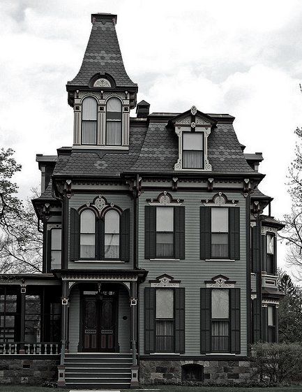 Gothic Revival Victorian house style - 6 Types with Examples Gothic Victorian House, Davenport House, Gothic Homes, Gothic Revival House, Victorian Style House, Victorian Style Homes, Casas The Sims 4, Gothic Revival, Gothic Victorian