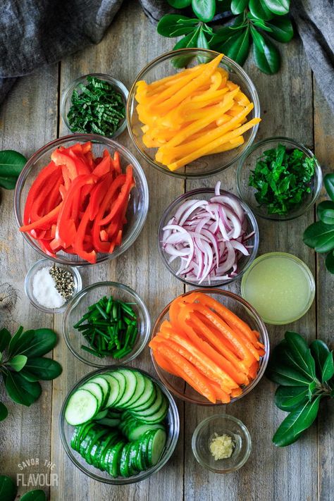 Low Carb Bell Pepper Salad: a super healthy side dish or vegan main course that the whole family will love.  Red, yellow, and orange peppers, cucumbers, onion, herbs, and a homemade dressing make this easy salad full of color, flavor, and nutrients.  It’s a perfect addition to a clean eating meal for weight loss! | www.savortheflavour.com #healthyeating #cleaneating #salad #bellpeppers #veganrecipe Bell Pepper Salad, Vegan Main Course, Pepper Steak Recipe, Stuffed Peppers Healthy, Pepper Salad, Vegetable Salad Recipes, Healthy Side Dish, Orange Peppers, Low Carb Salad