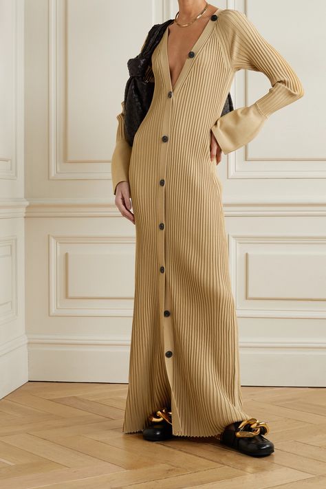 Maxi Dress Outfit, Effortlessly Chic Outfits, Smart Outfit, Luxury Women Fashion, Maxi Robes, Knitwear Dress, Fashion Inspiration Design, Maxi Knit Dress, Knit Fashion