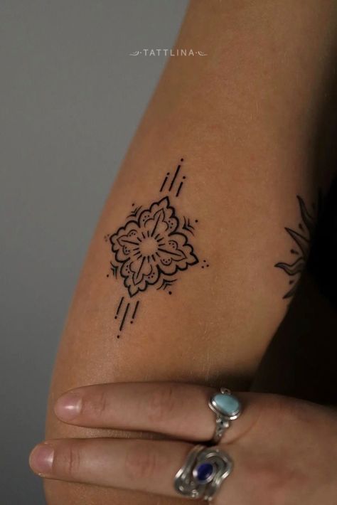 Arm Tattoo For Woman, Ornamental Arm Tattoo, Back Of The Arm Tattoo, Tattoo For Woman, Trippy Tattoo, Germany Hamburg, Hippie Tattoo, Handpoke Tattoo, Ornamental Tattoo