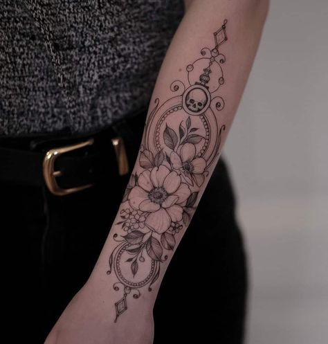 10+ Floral Tattoo Designs to Give You Warmth Popular Tattoo Ideas, Skull And Flowers, Chrysanthemum Tattoo, Feminine Tattoo Sleeves, Beautiful Flower Tattoos, Tattoo Ideas For Women, Floral Tattoo Design, Most Popular Tattoos, Calf Tattoo