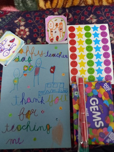 Teachers day gift ideas for kids Teachers Day Gift Ideas, Card Making For Kids, Gift Snap, Bal Hanuman, Teachers Day Card, Teachers Day Gifts, Mini Notebooks, Teachers Day, Greeting Cards Handmade