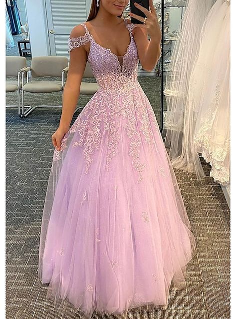 Prom Dresses With Lace, Bolo Barbie, Formal Wedding Guests, Dresses With Lace, Senior Prom Dresses, Simple Prom Dress, V Neck Prom Dresses, Floor Length Prom Dresses, Prom Dresses Gowns