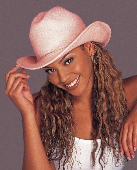 Pop Crave on X: "Beyoncé will be going back on tour, according to @HITSDD. https://t.co/wdX5p6Foay" / X Beyonce Cowboy, 2000s Beyonce, Beyonce Images, Beyonce 2000's, Hair Lifestyle, Glossy Lips Makeup, Beyonce Style, Beyoncé Giselle Knowles-carter, Beyoncé Giselle Knowles