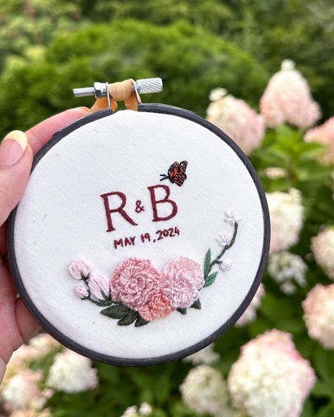 just a wee butterfly for an extra special custom detail ✨✨✨ the couple who will receive this had a monarch land on them during their engagement! what a beautiful memory ☺️ . . . 💟Justina . . . #aplacetostitch #embroidery #embroiderydesign #embroiderypattern #embroiderersofinstagram #embroidering #handmade #wedding #customdesign #monarchbutterfly #刺繍　#刺繍部 #刺繍好きさんと繋がりたい Embroidery Wedding Gifts, Embroidery Wedding, Wedding Embroidery, Creative Things, Embroidered Wedding, Monarch Butterfly, Handmade Wedding, Wedding Favors, Embroidery Patterns