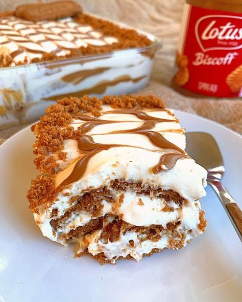 Biscoff Lasagne, Lotus Dessert, Biscoff Cookie Recipe, Halloween Birthdays, Biscoff Recipes, Biscoff Cake, Cocoa Brownies, Lasagne Recipes, Lotus Biscoff