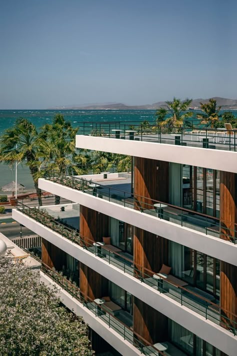 Max von Werz Arquitectos, César Béjar, Rodrigo Chapa · Baja Club Hotel · Divisare Beach Hotels Architecture, Beach Resort Architecture, Beach Hotel Architecture, Architecture Studies, Beach Architecture, Hotel Design Architecture, Seaside Apartment, Hotel Facade, Apartments Exterior