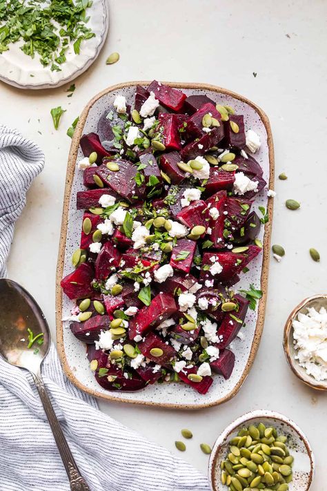 Beet and Feta Salad is a hearty and colorful fall salad that has layers of roasted beets, creamy feta cheese, and crunchy pumpkin seeds. Best Picnic Food, Roast Gravy, Salad Quinoa, Jewish Food, Kosher Recipes, Roasted Beets, Beet Salad, Mediterranean Cuisine, Picnic Food