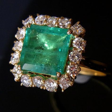 Colombian Emerald Diamonds & 18k Yellow Gold Engagment / Cocktail Ring Custom LAYAWAY AVAILABLE Antique Diamond Engagement Rings, German Silver Jewelry, Best Engagement Rings, Colombian Emeralds, Antique Engagement Rings, White Gold Engagement, German Silver, Antique Diamond, Emerald Jewelry