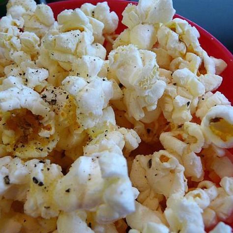 ELLEN'S YUMMY NO-SALT POPCORN Homemade Popcorn Seasoning Recipes, No Salt Diet, Homemade Popcorn Seasoning, Popcorn Seasoning Recipes, Salted Popcorn, Low Sodium Snacks, Kidney Friendly Recipes, Free Popcorn, Dash Diet Recipes