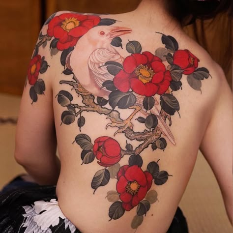 Tattoo Real, Back Piece Tattoo, White Crow, Crow Tattoo, Flower Tattoo Shoulder, Asian Tattoos, Botanical Tattoo, Tattoo Portfolio, Back Tattoo Women