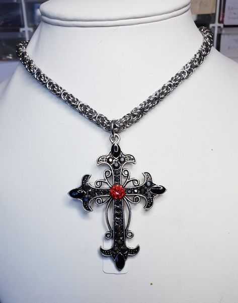 Gothic Cross Aesthetic, Gothic Cross Jewelry, Gothic Accessories Jewellery, Gothic Items, Gothic Cross Necklace, Goth Cross, Cross Gothic, Cross Necklace Gold, Jewelry Goth